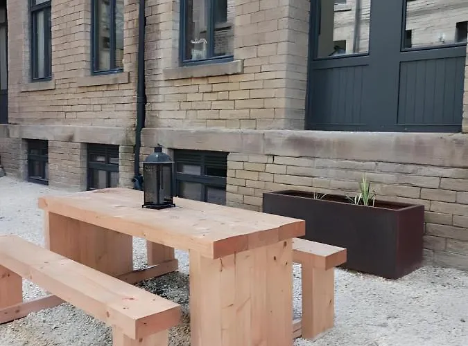 Apartment Bliss - Contractor 326